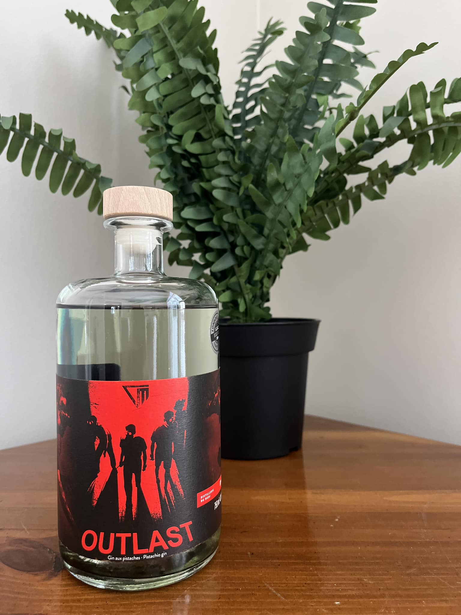 Outlast Gin aux Pistaches - Distillerie du Quai